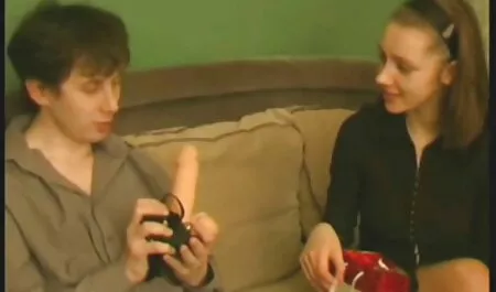 Silvia e Coco amatoriali hard gratis screwing loro vagina con vegetables