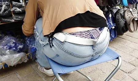 Il vecchio nonno video hard privati gratis ha visto cagna giovane e le sue gambe sono sottili