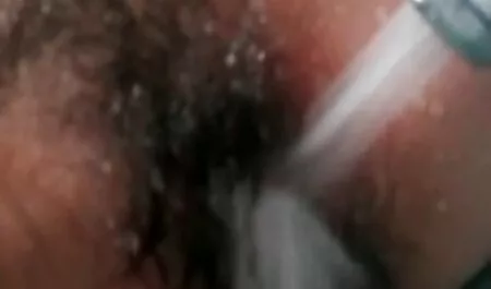 Bruna ama succhiare un po', e tra i suoi seni morbidi e deliziosi, ci deve video hard gratuiti amatoriali essere un posto per il pene