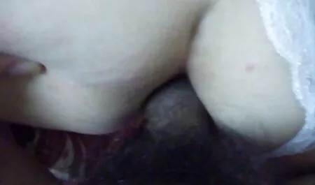La bruna non si preoccupava di godersi il lavoro orale, perché le piace prenderlo nelle guance prima di fare sesso e sfregare il pene con le video hard gratis italiani amatoriali labbra con il perfetto