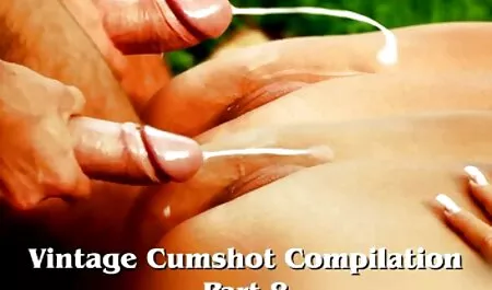 L'odore degli uomini di piscio cambia questa puttana, così video hard casalinghi italiani va dagli uomini e si accarezza come un gatto