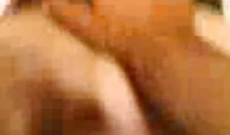 Tori Wells è una dea filmati amatoriali erotici gratis del sesso che abilmente accarezzando il pollo