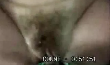 Sexy ragazza con piccoli video amatoriali italiani hard seni sesso davanti alla telecamera con l'uomo in grande