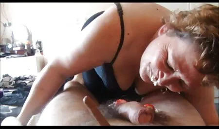 Steffi bagno con i video porno amatoriali napoletano vestiti e spogliarsi