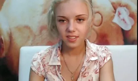 Bellezza prendere in giro e leccare video casalinghi hard la sua vagina
