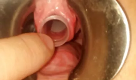 Donna con gli occhi chiusi spruzzato con sperma video hard casalinghe amatoriali da tutti i lati
