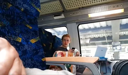 Qui puoi incontrare una giovane capra con le gambe lunghe che aprirà i suoi vestiti con piacere e si lascerà scopare in una amatoriali hard gratis ragazza rosa sottile.