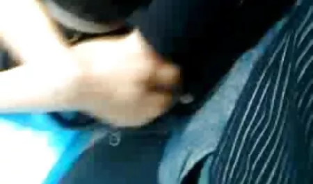 Darà un'occhiata più da vicino al suo pene, lo prenderà nella guancia, film porno amatoriali gratis o meglio ancora, lo porterà nella vagina bagnata e godrà di un sesso incredibile.