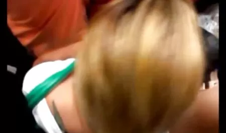 Ragazza bionda succhiare video porn amatoriale gratis il cazzo