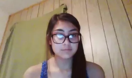 La seconda lesbica che prende una posizione attiva, a video porn amatoriale gratis turno, accarezzandosi a vicenda