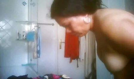 Bella donna bionda prendere in giro il suo amico film hard casalinghi italiani