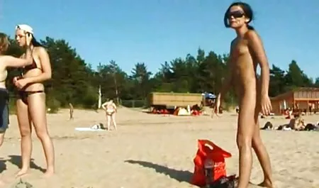 Una giovane bionda alla reception presso il ginecologo film pornografici amatoriali depravato