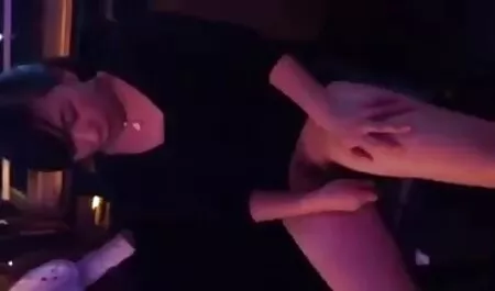 Tizio uccidere una puttana sul divano bianco video hard fatti in casa gratis