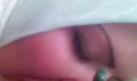 Pulcino eccita il cliente video hard amatoriali italiani gratis con la danza