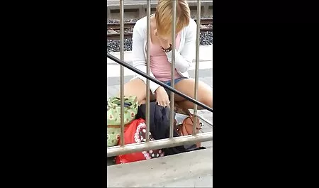 Abbastanza soddisfatto me stesso davanti a uno specchio video casalingo hard