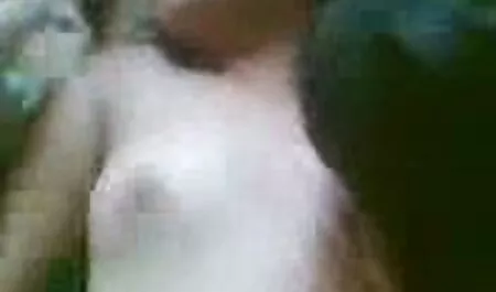 Ha già una forza piena come film porno amatoriali italiani gratuiti il cane è irrequieto, e ha dovuto sopportare come ha preso la vagina pelosa con un dito e una penna.
