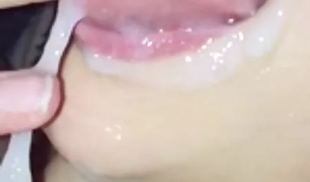 Costringendo il marito a leccare la video italiani hard amatoriali vagina
