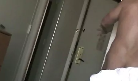La ragazza massaggi hard amatoriali era molto gemendo succhiare Negro