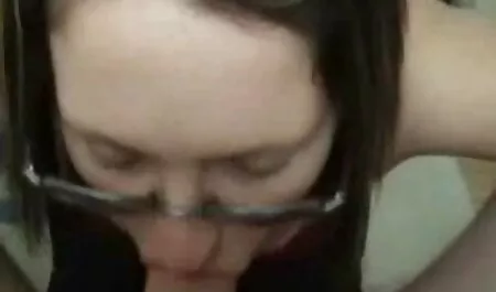 Bella fata dai Capelli rossi come e sanno come eseguire film amatoriali hard gratis un pompino, perché la sua ragazza non è solo felice di divertirsi con questo bambino, ma anche deciso di registrare le opere d'arte in una videocamera