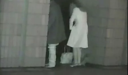 Bella donna accarezzando se stesso e video amatoriali italiani hard infastidito