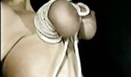 Sesso bellissimo su il divano con un biondo video hard privato maturo