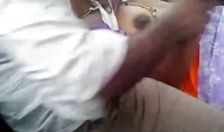 Ragazze divertirsi con una provini porno dilettanti pompa e dildo