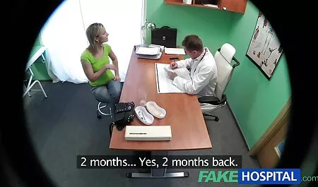 Cazzo di una donna anziana provini porno dilettanti e un giovane uomo nella foresta!