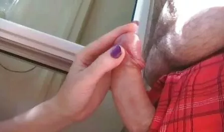 Naomi ha deciso di aiutare il suo amico con il sesso video hard casalinghi italiani