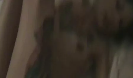 Bello salire in alto nello stagno di fronte video hard gratuiti amatoriali a una bionda