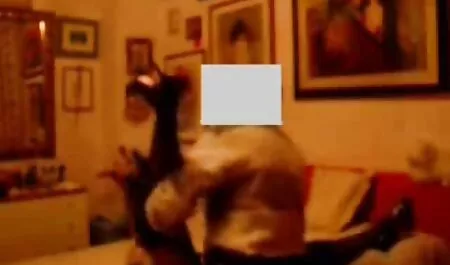 Pikaper ha preso una ragazza nel parco e si offre di video hard italiani amatoriali scoparla