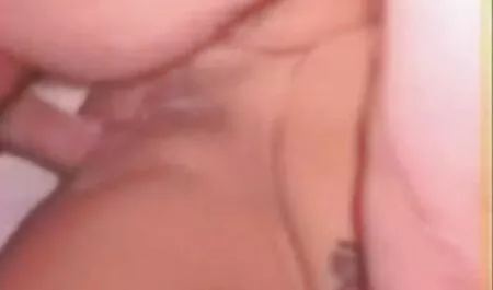 Spogliarelliste grande mettere il film amatoriale porno gratis loro pene in fondo alla bocca della puttana cornea
