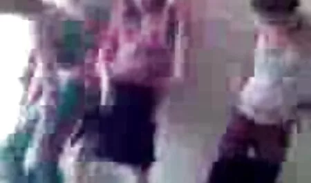 Petto la loro corsa nel trambusto dei depravati, video hard amatoriali italiani e le loro lingue penetrano in profondità nella fessura del rosa e persino nell'ano di un incontro.