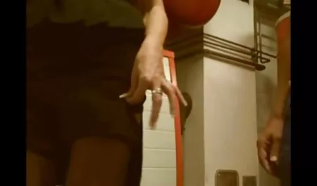 Le dita della bionda erano già nelle labbra della ragazza e la portarono a un video hard italiani privati piacere che non è reale